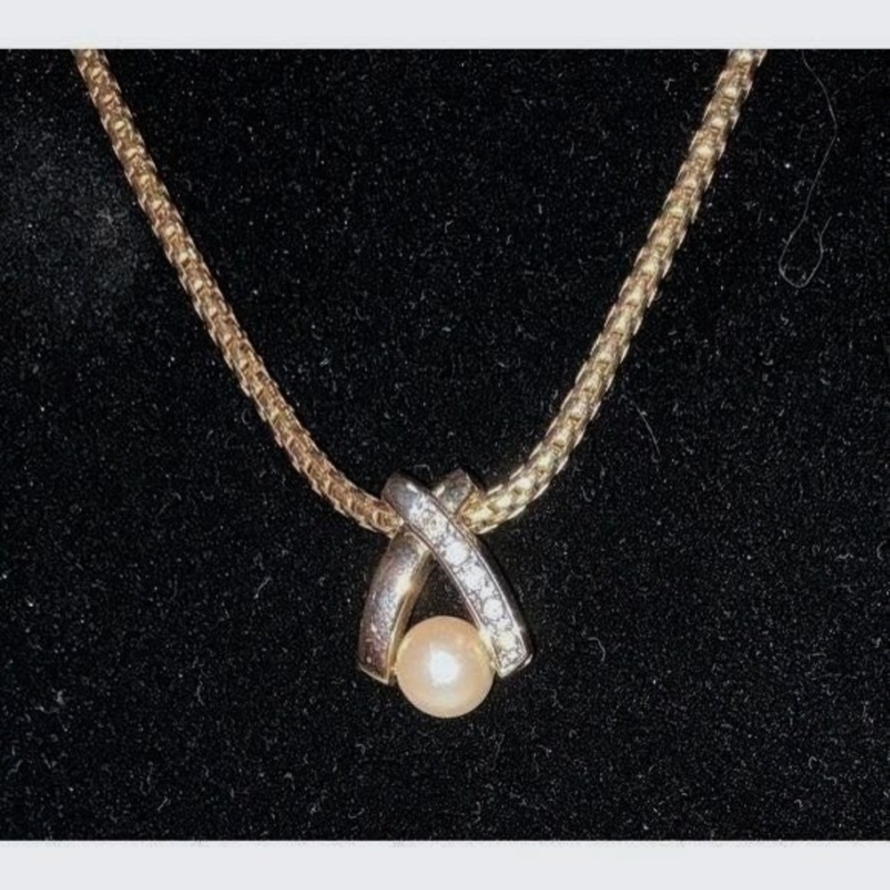 Vintage Style Pearl & Rhinestone Criss Cross Pendant Necklace‎ Gold Tone